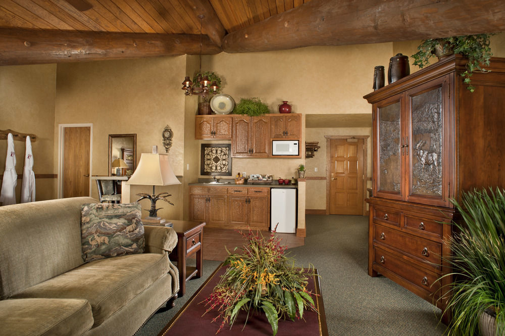 The Keeter Center At College Of The Ozarks Apartment Hollister Bagian luar foto