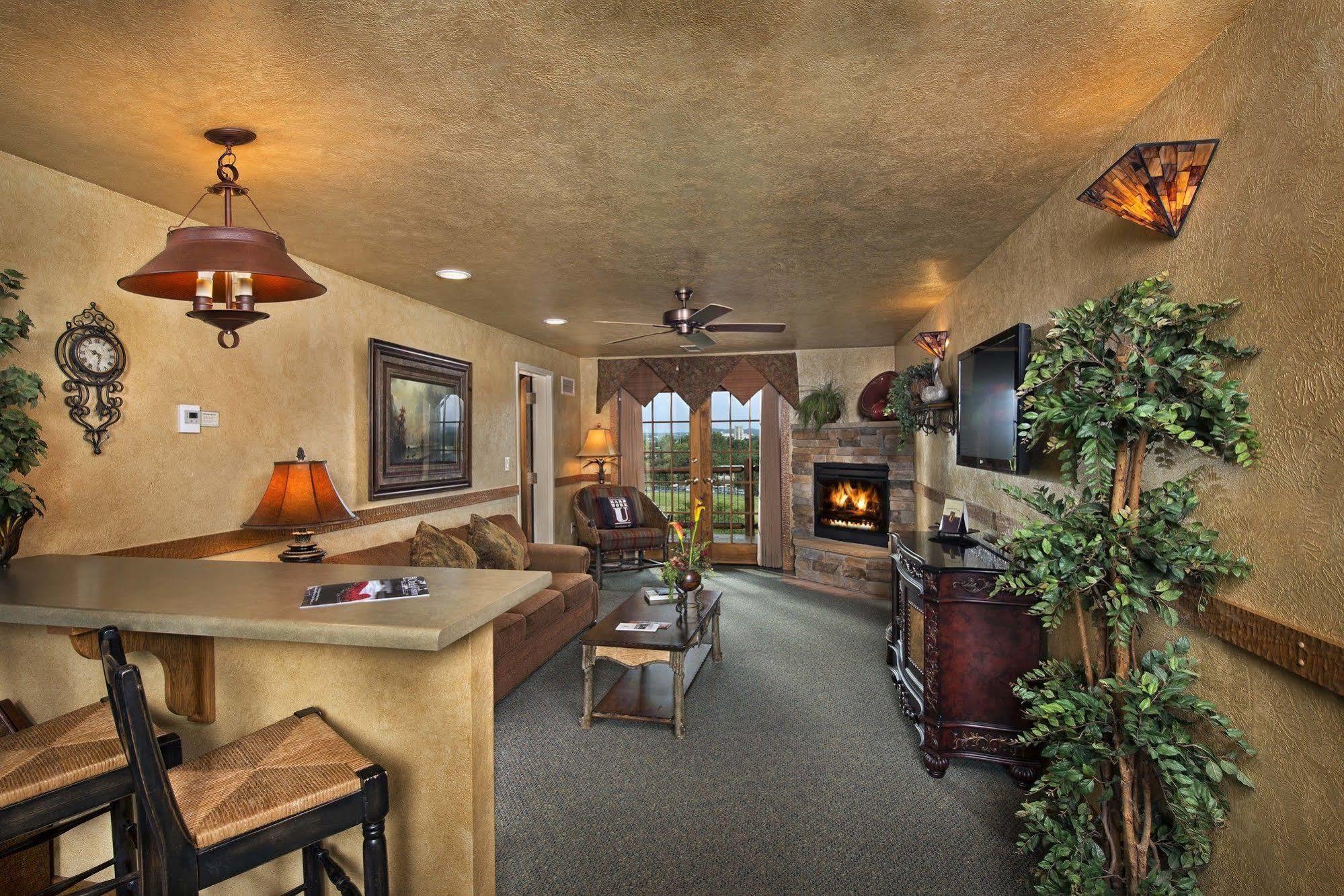 The Keeter Center At College Of The Ozarks Apartment Hollister Bagian luar foto